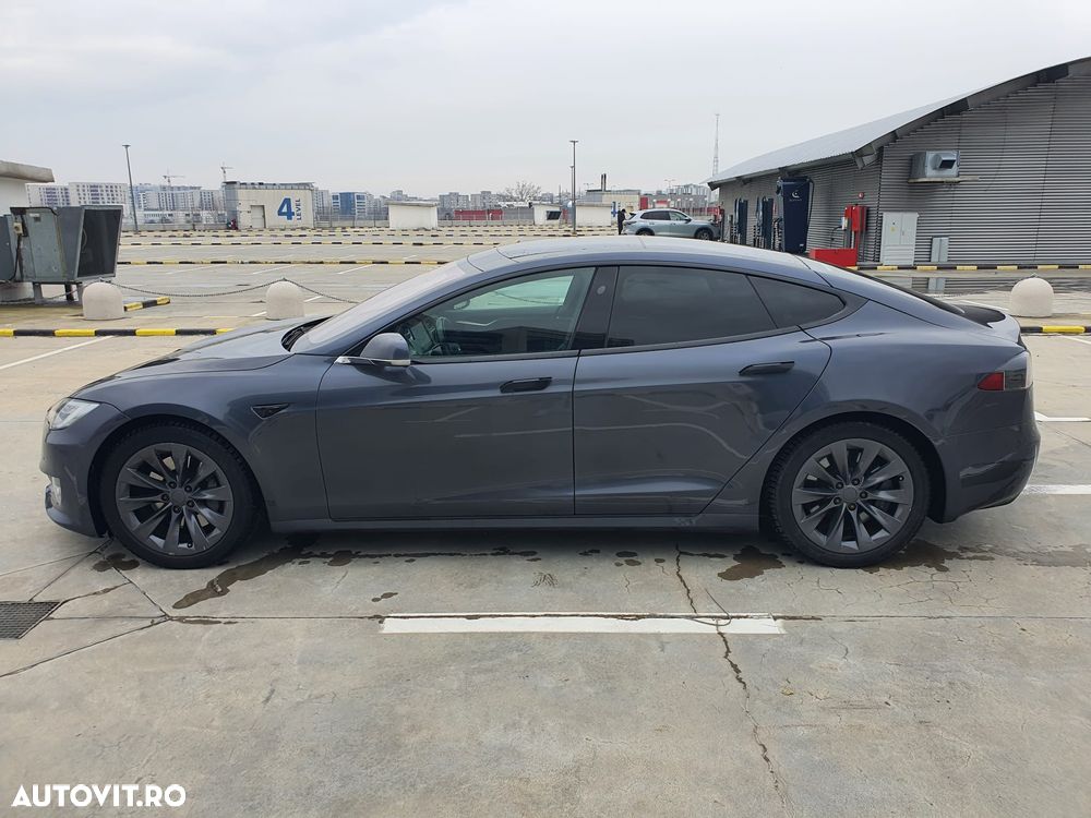Tesla Model S - 7