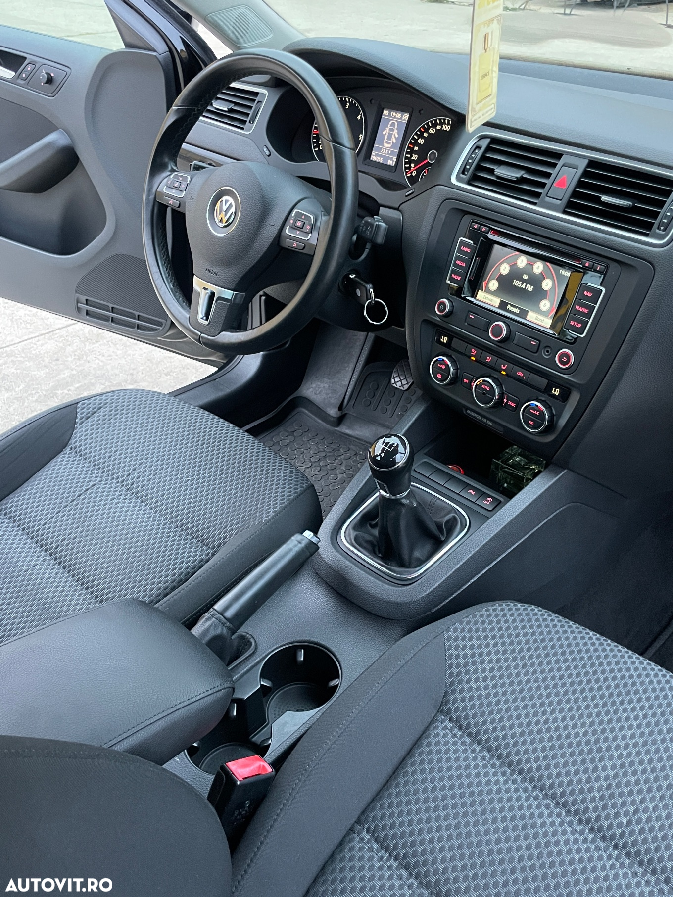Volkswagen Jetta - 7