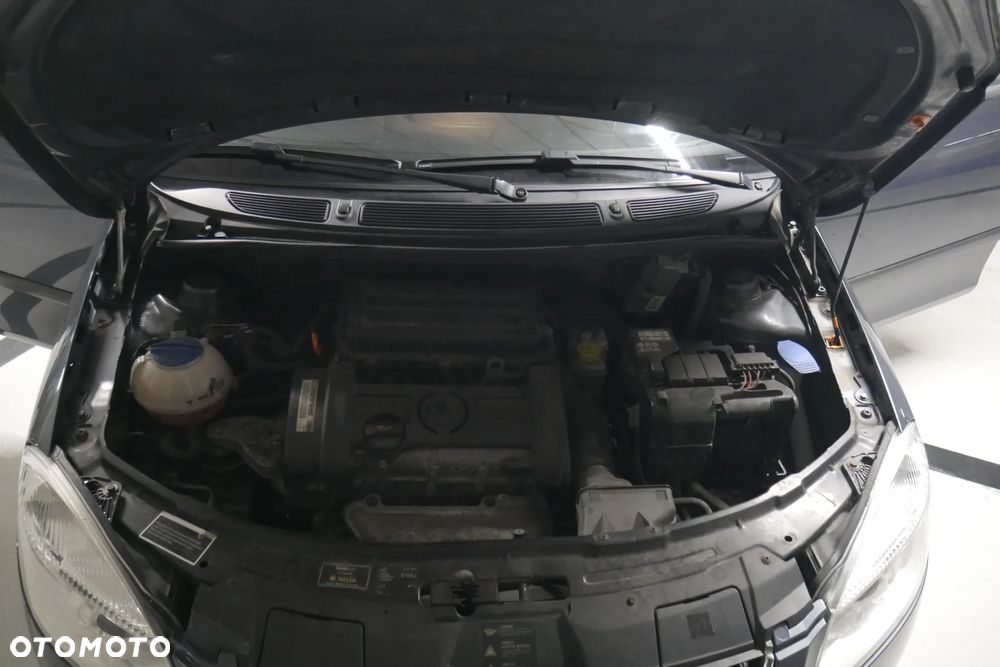 Skoda Fabia 1.4 16V Ambiente - 27