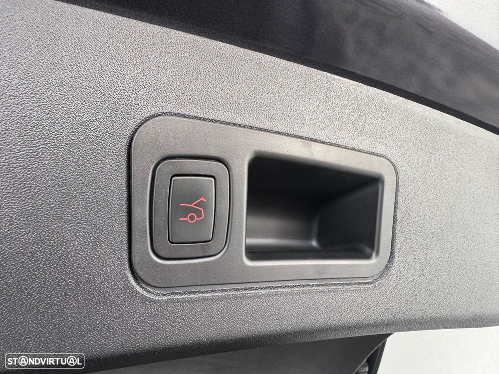 Tesla Model S Performance - 22