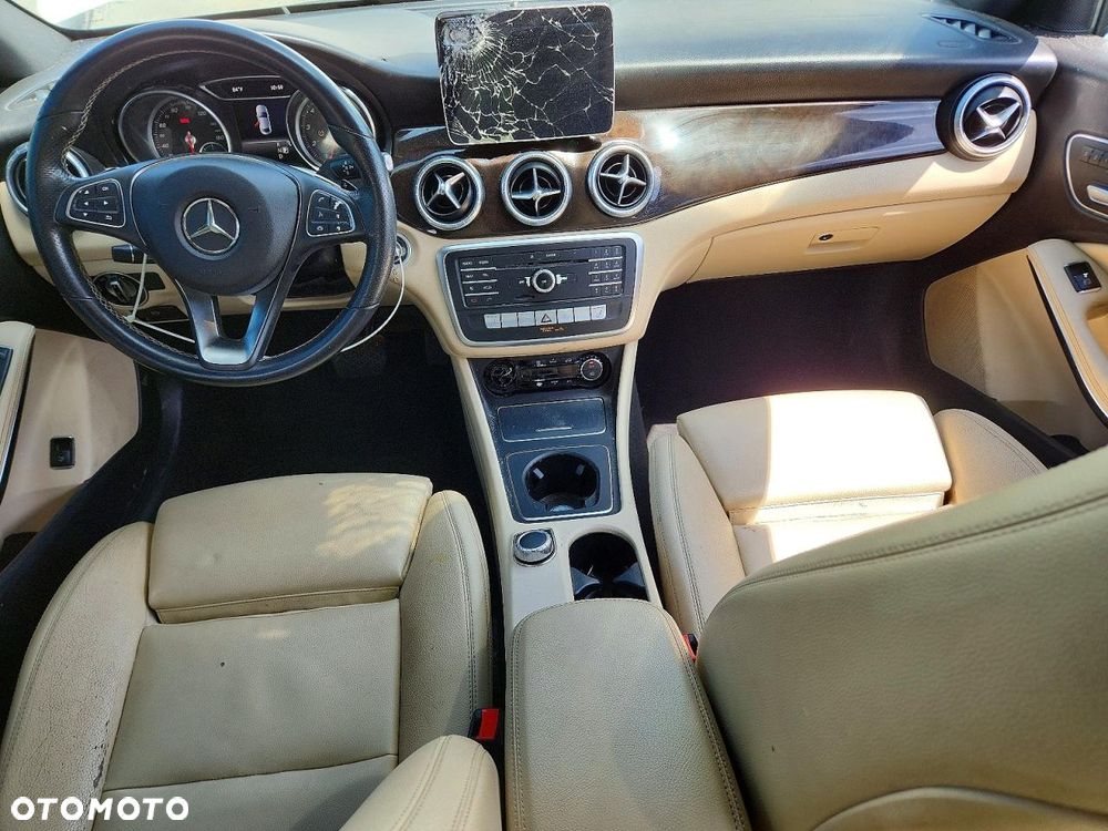 Mercedes-Benz CLA 250 4Matic 7G-DCT UrbanStyle Edition - 9