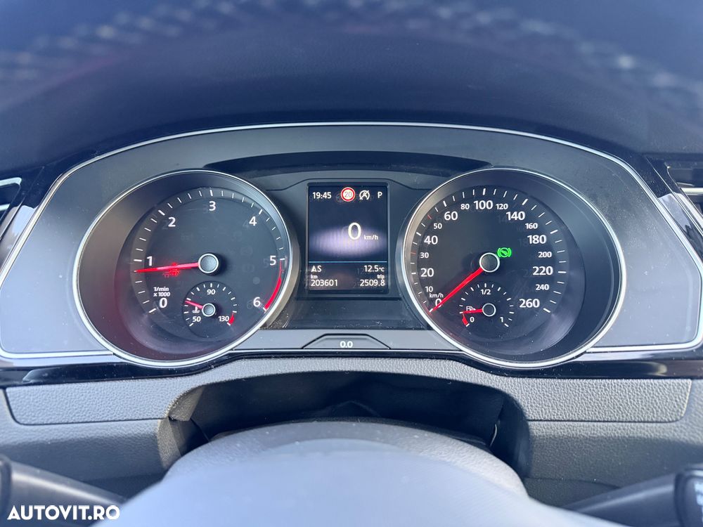 Volkswagen Passat 2.0 TDI DSG Business - 19