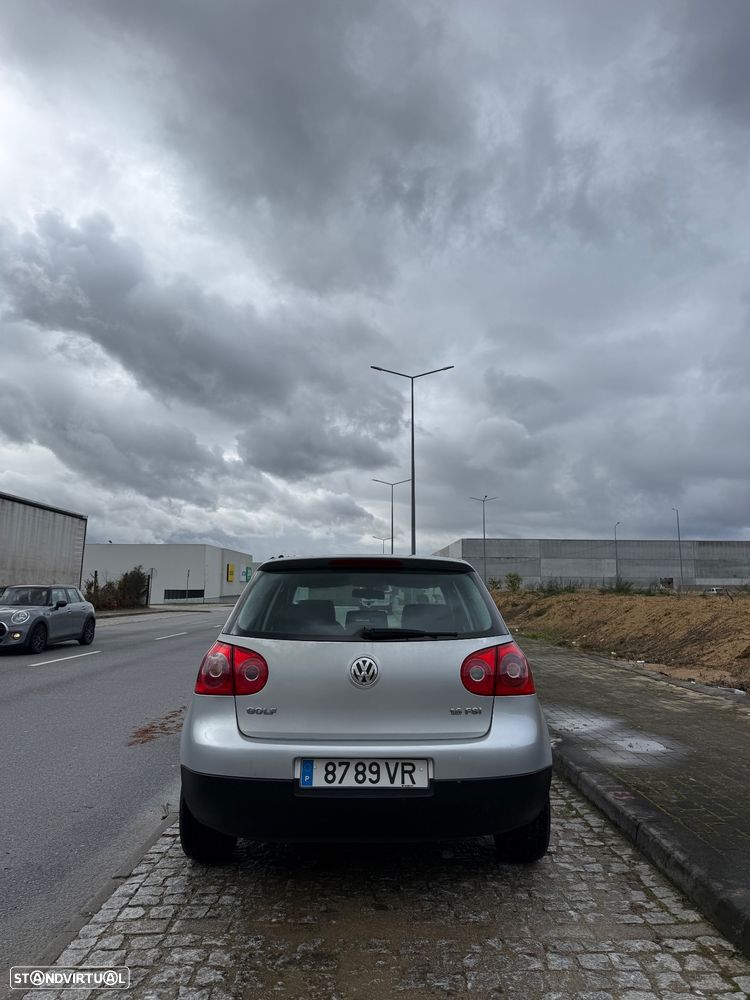 VW Golf 1.6 FSi Confortline - 3