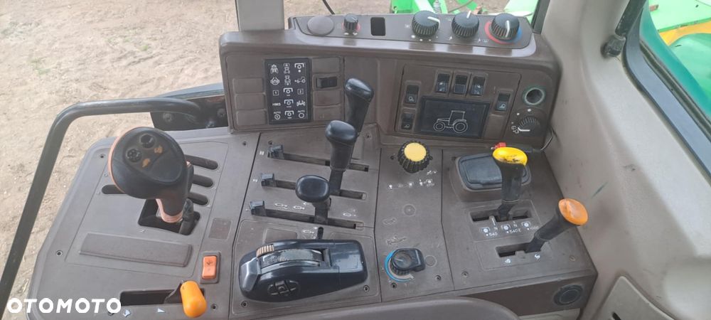 John Deere 6520 - 6