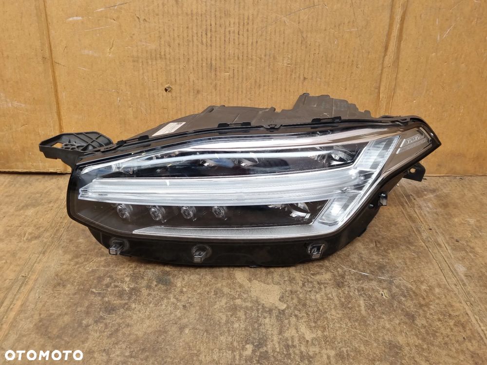 VOLVO XC90 II FULL LED LAMPA PRZEDNIA LEWA - 1