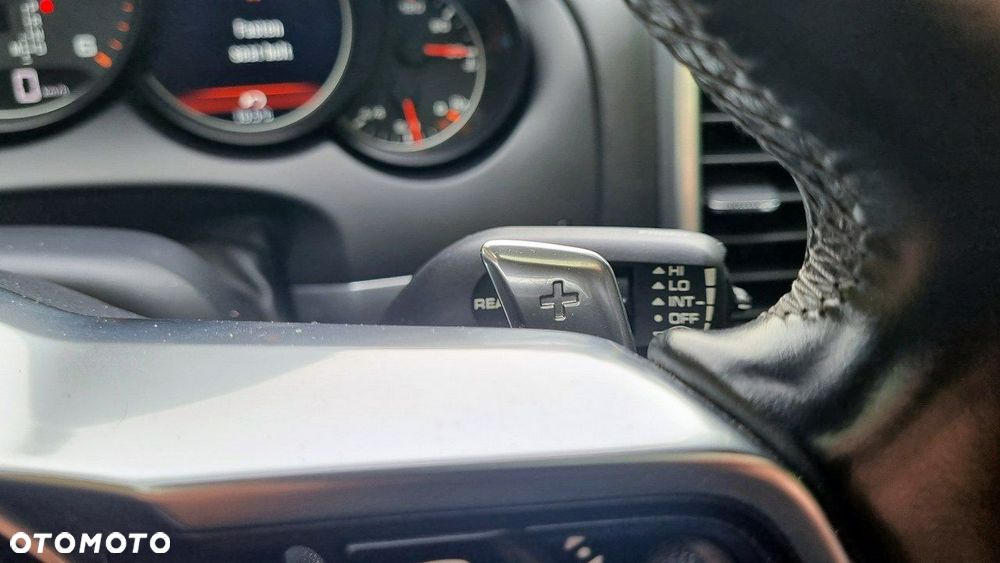 Porsche Cayenne - 23