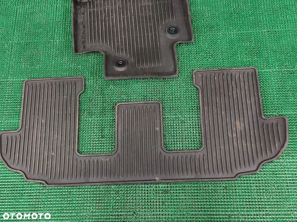 TOYOTA HIGHLANDER 2.5h 20-24r Dywaniki Gumowe - 1