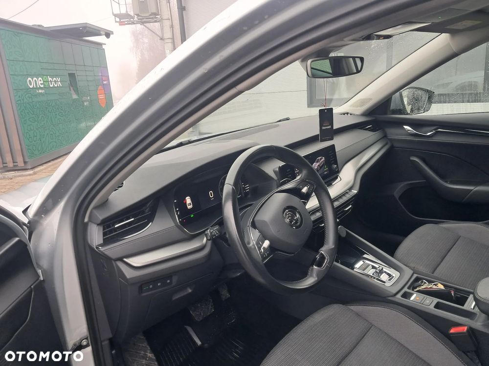Skoda Octavia 2.0 TDI Ambition DSG - 2