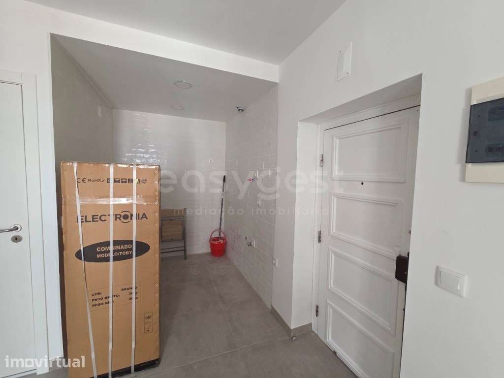 T1 totalmente renovado, na zona ribeirinha do Seixal - Grande imagem: 3/19
