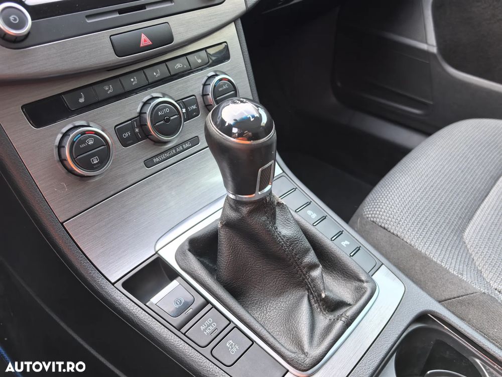 Volkswagen Passat 2.0 TDI BlueMotion Technology Comfortline - 8