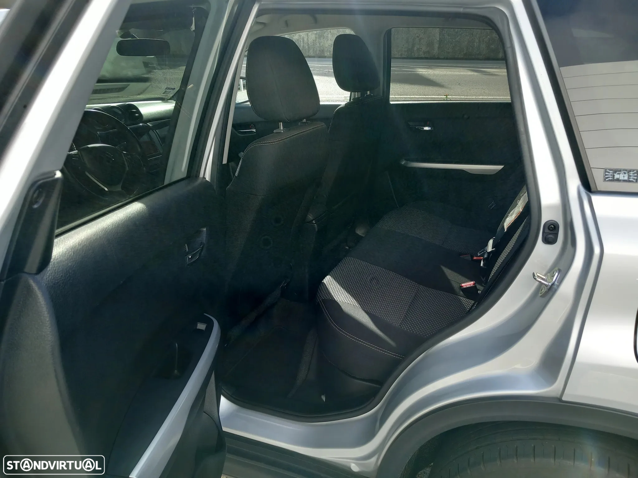 Suzuki Vitara 1.6 DDiS GLE - 9