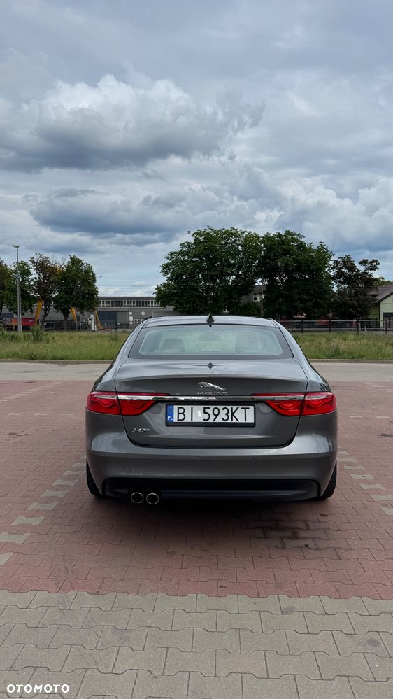 Jaguar XF 2.0 i4D Prestige - 8