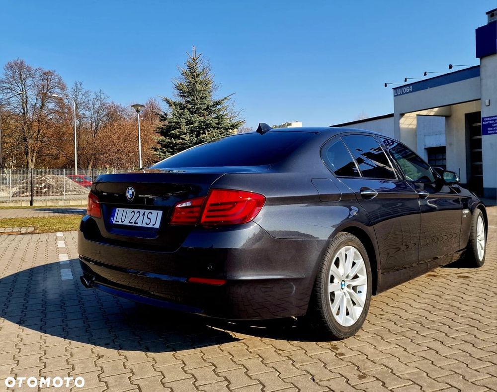 BMW Seria 5 528i xDrive Sport-Aut Luxury Line - 2