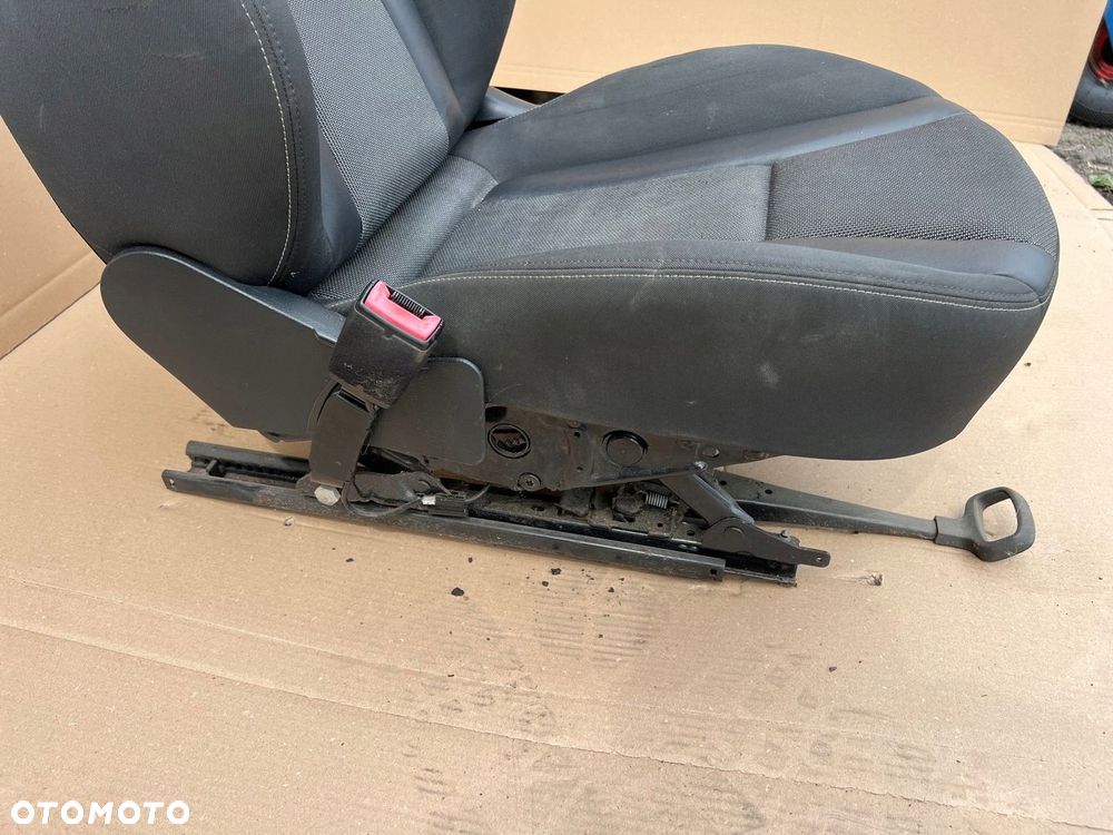 AUDI A1 8X 3D FOTEL KIEROWCY LEWY PRZÓD PRZEDNI - 8