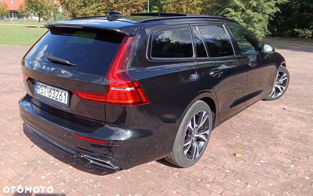 Volvo V60 B5 B R-Design - 10