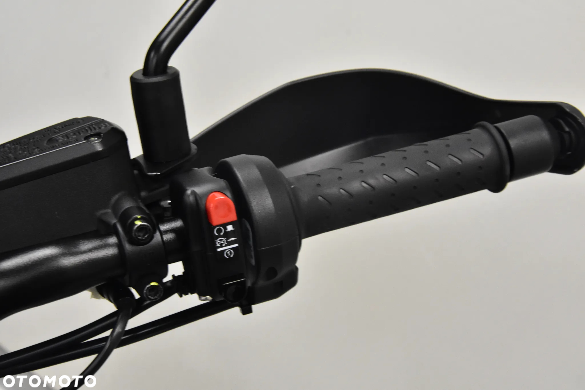 Aprilia Dorsoduro - 19