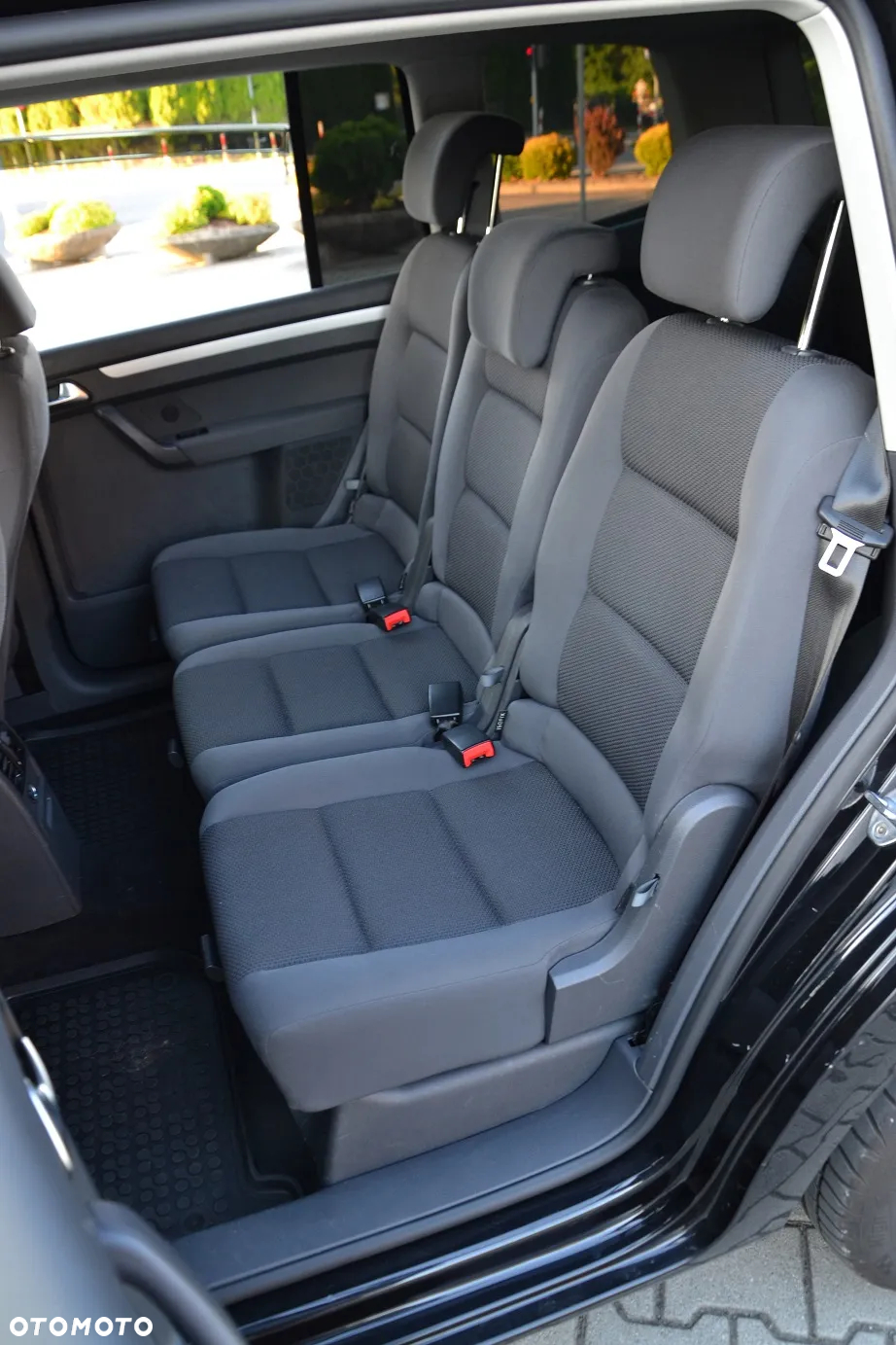 Volkswagen Touran 1.6 TDI DPF BlueMot Comfortline - 18