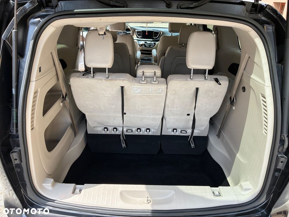 Chrysler Pacifica - 6