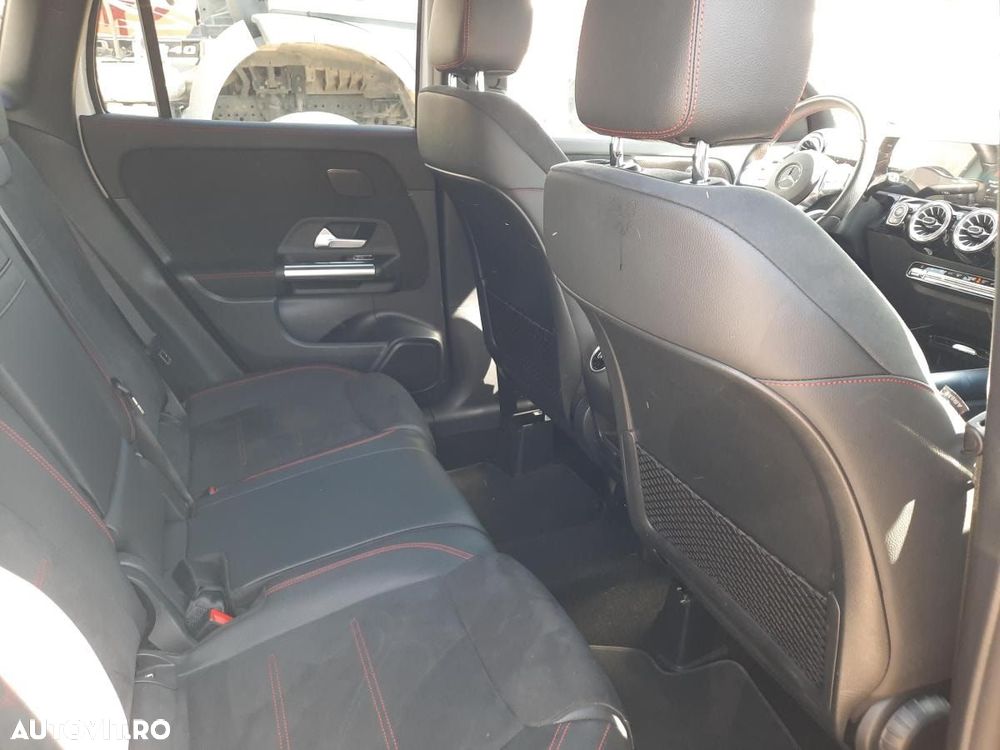 Mercedes-Benz GLA - 14