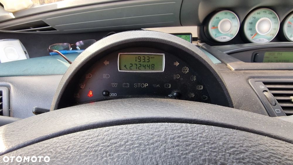Peugeot 807 2.2 HDi ST - 16