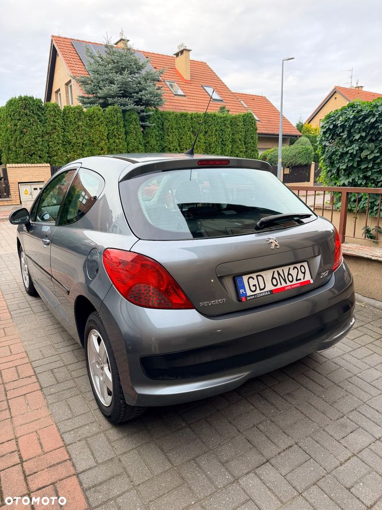 Peugeot 207 1.4 16V Trendy - 3