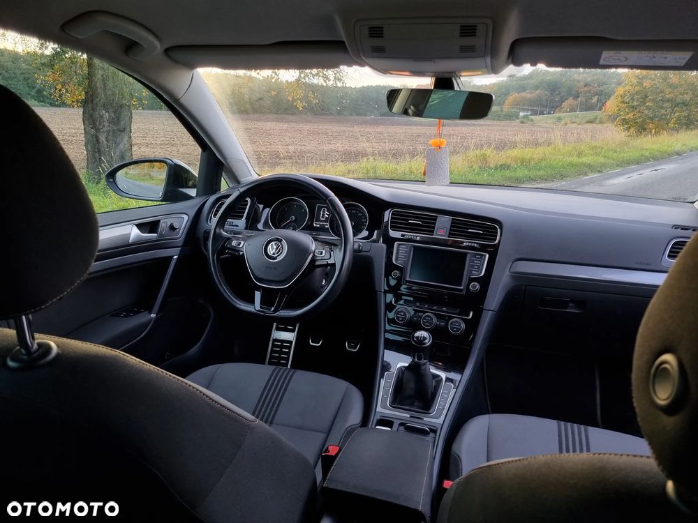 Volkswagen Golf 1.6 TDI BlueMotion Technology Allstar - 23