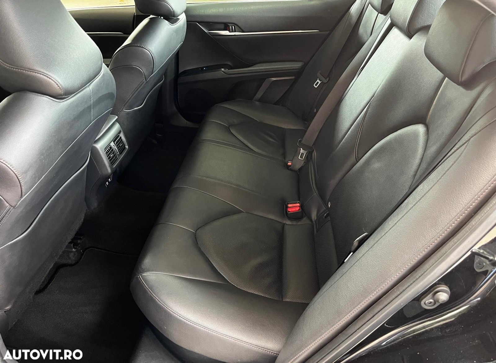 Toyota Camry 2.5 HEV Executive - 23