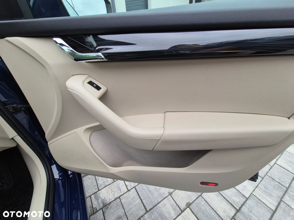 Skoda Octavia 1.6 TDI DSG Style - 19