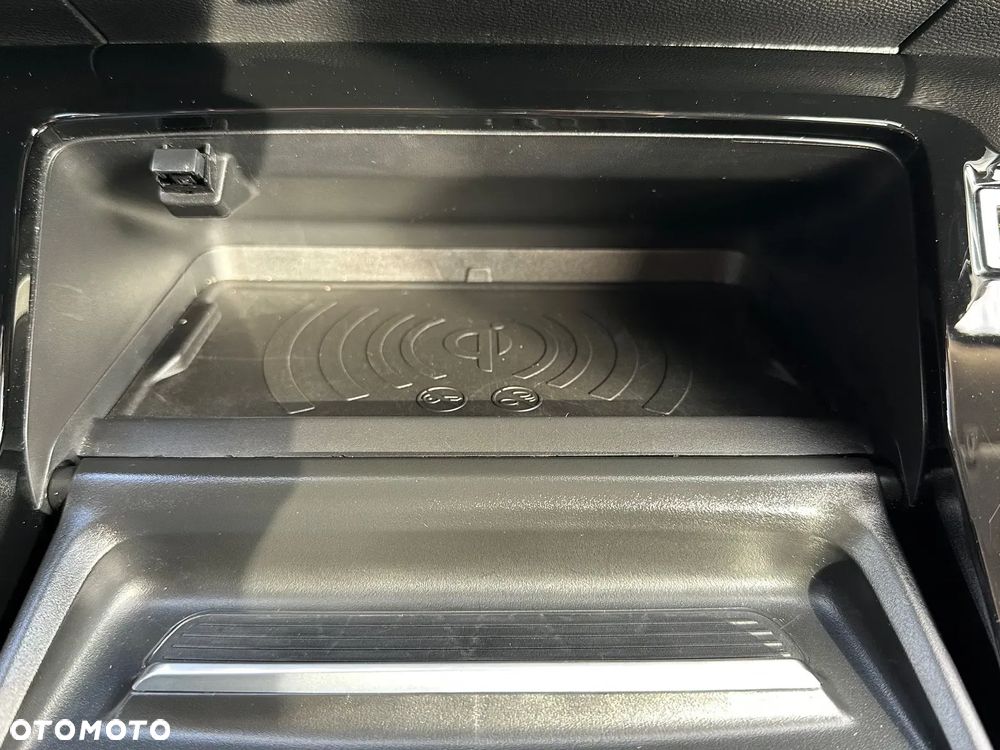 Peugeot 2008 BlueHDi 130 Allure S&S EAT8 - 39