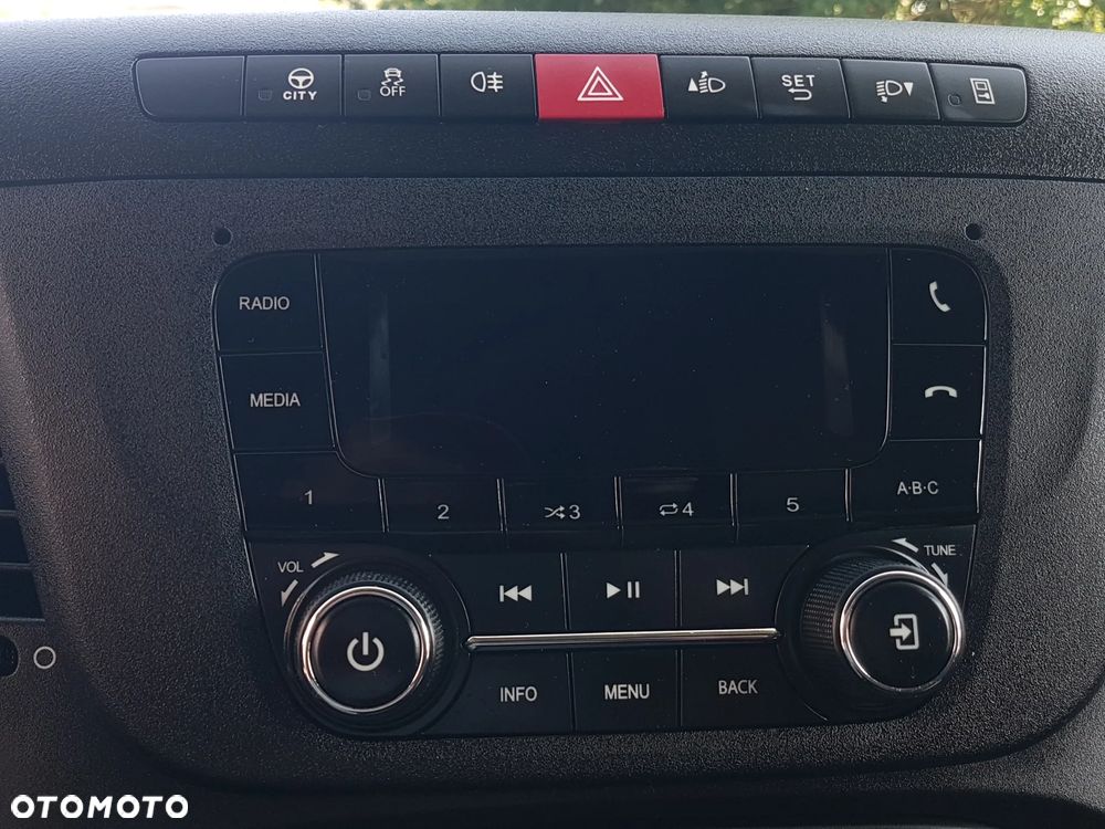 Iveco DAILY KONTENER NISKOPODŁOGOWY 4,43x2,23x2,42 SKLEP BAR KAMPER FOODTRUCK KLIMA KONIOWÓZ - 33