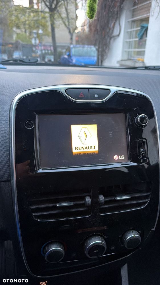 Renault Clio 1.2 16V 75 Experience - 13