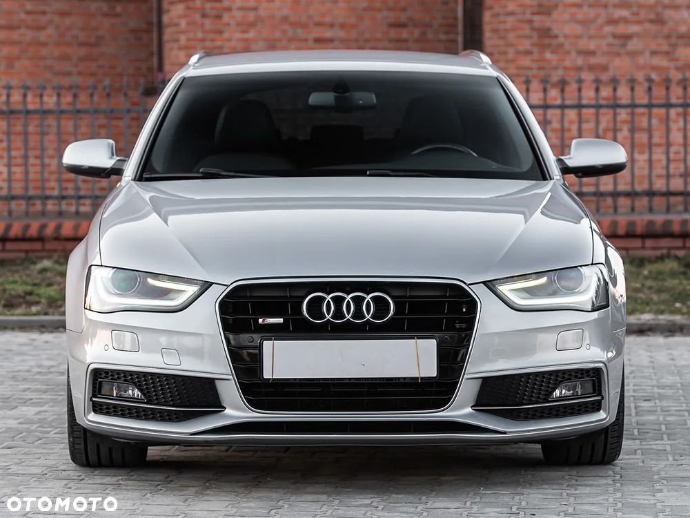 Audi A4 Avant 2.0 TDI DPF clean diesel quattro S tronic Attraction - 2