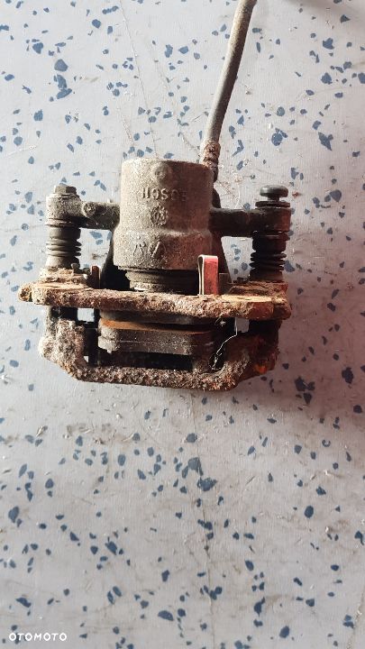 TOYOTA AVENSIS T25 ZACISK HAMULCOWY PRAWY TYŁ - 2