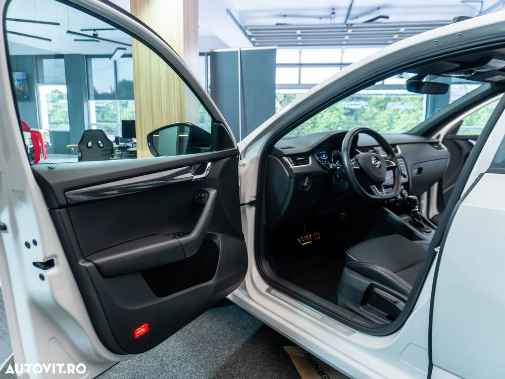 Skoda Octavia 2.0 TDI 4X4 DSG RS - 25