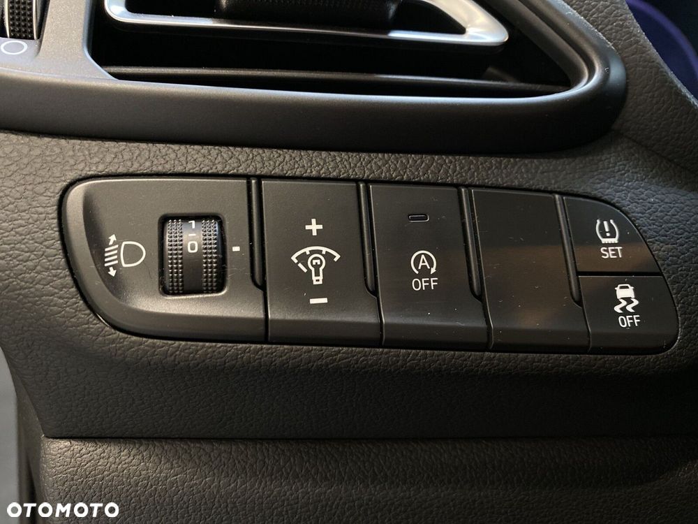 Hyundai i30 1.5 T-GDI 48V Smart DCT - 28