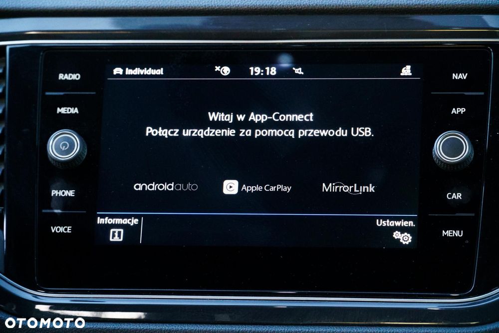 Volkswagen T-Roc - 18