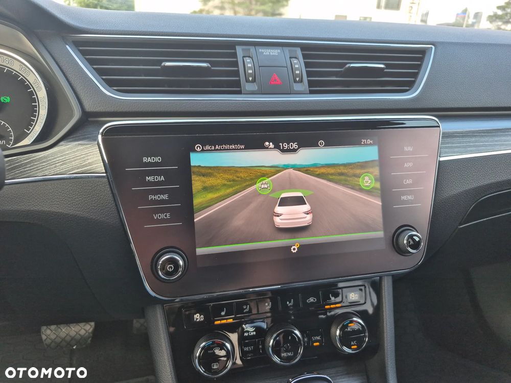 Skoda Superb 2.0 TSI DSG Style - 25