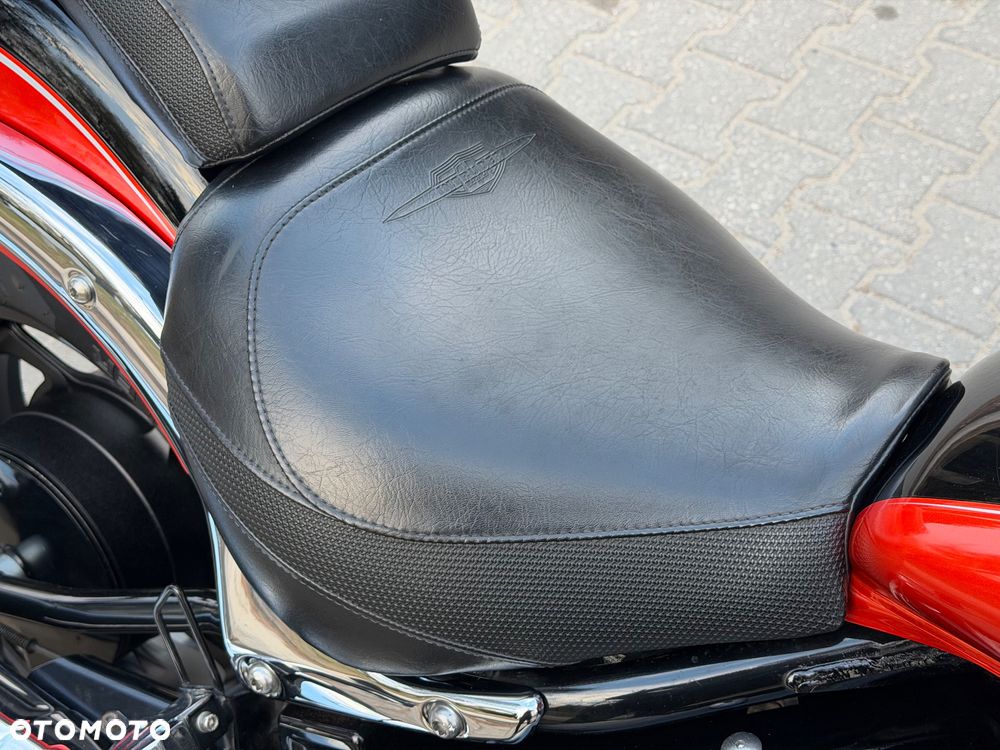 Suzuki Intruder - 18