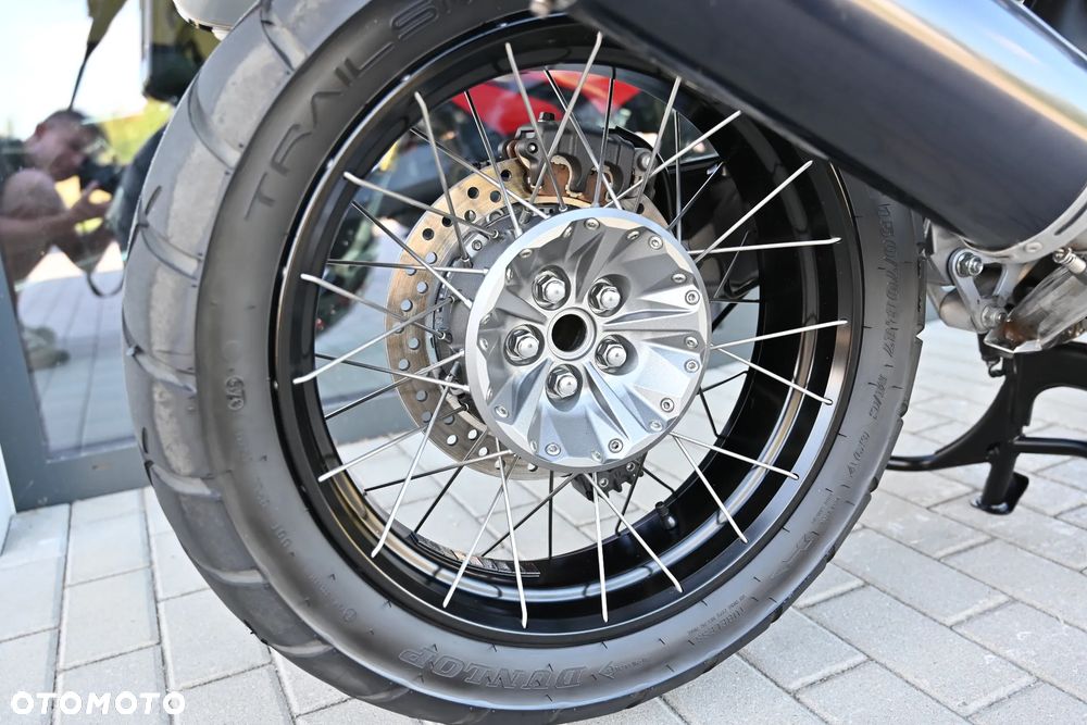 Honda VFR - 25
