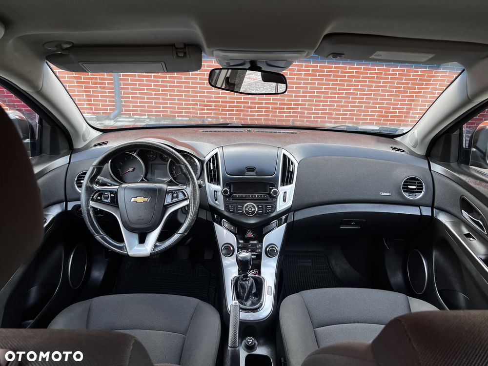 Chevrolet Cruze 1.8 LT - 10