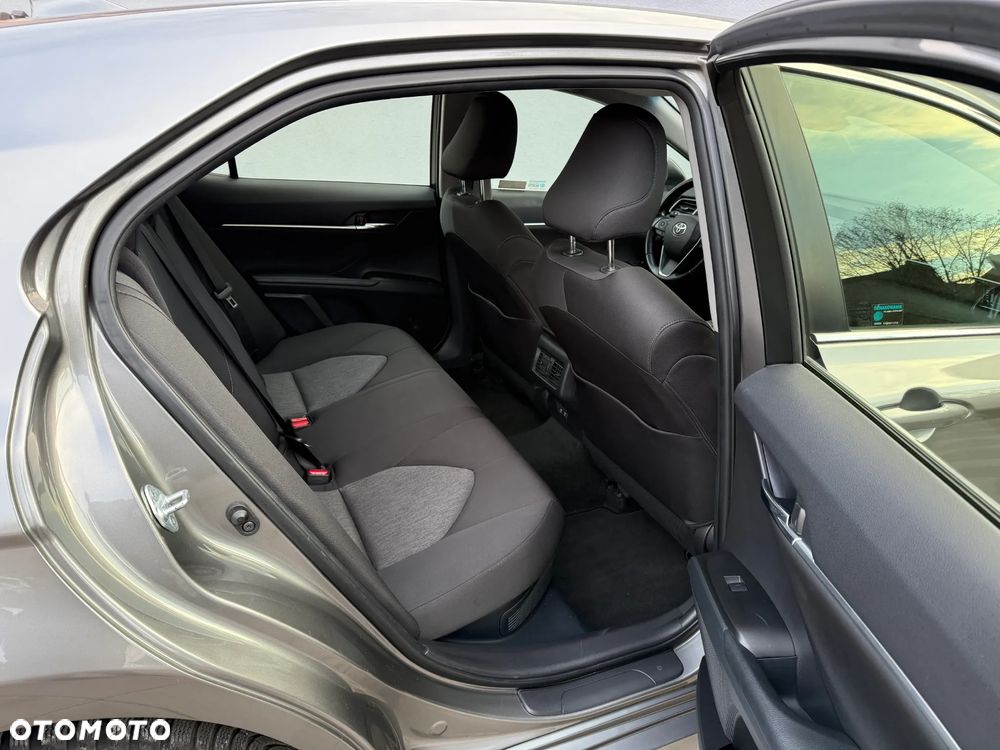 Toyota Camry - 11