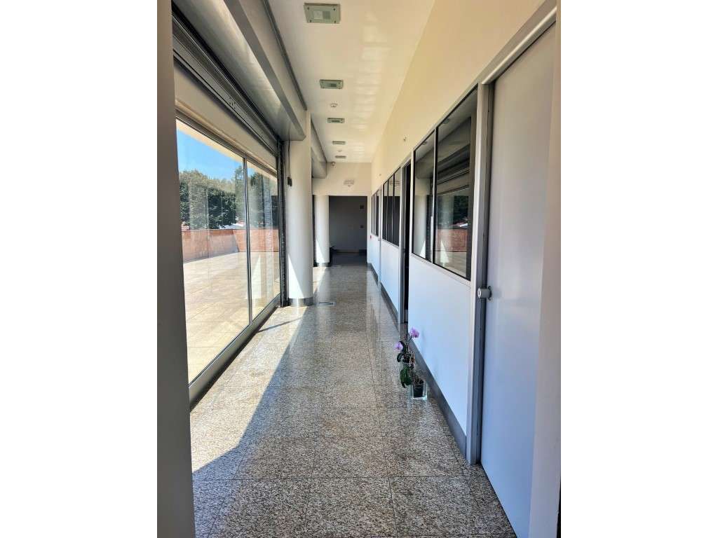 Escritório moderno próximo do Aeroporto - Grande imagem: 3/6