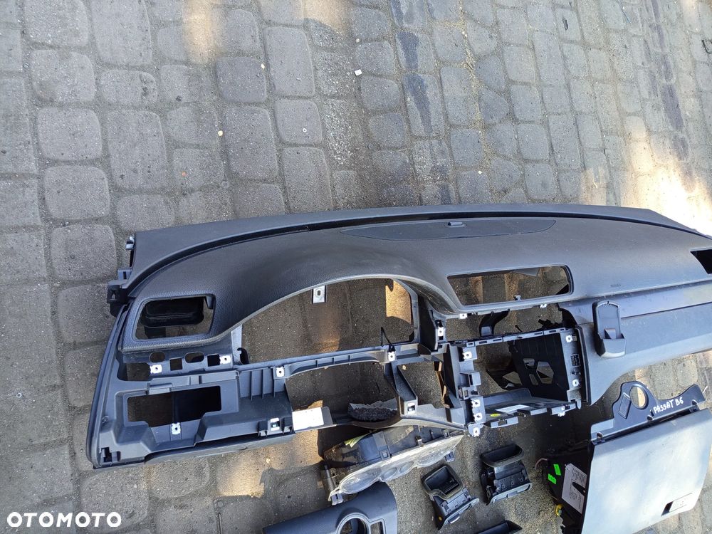 DESKA ROZDZIELCZA KONSOLA VW PASSAT B7/B6 Z PODUSZKĄ PASAŻERA - 1