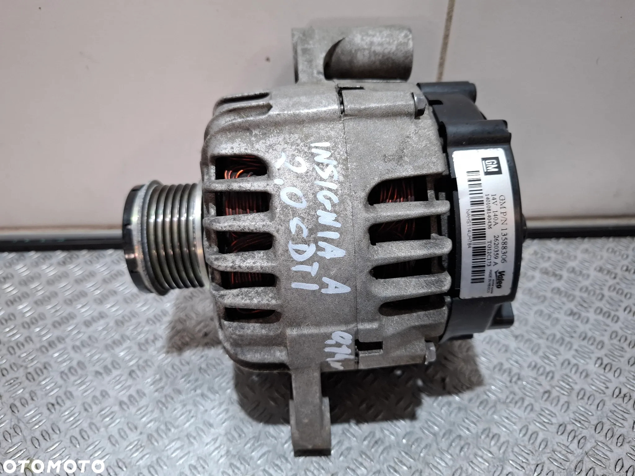 Alternator Opel Insignia A lift Rok 2014 2,0CDTI nr 13588306 - 2