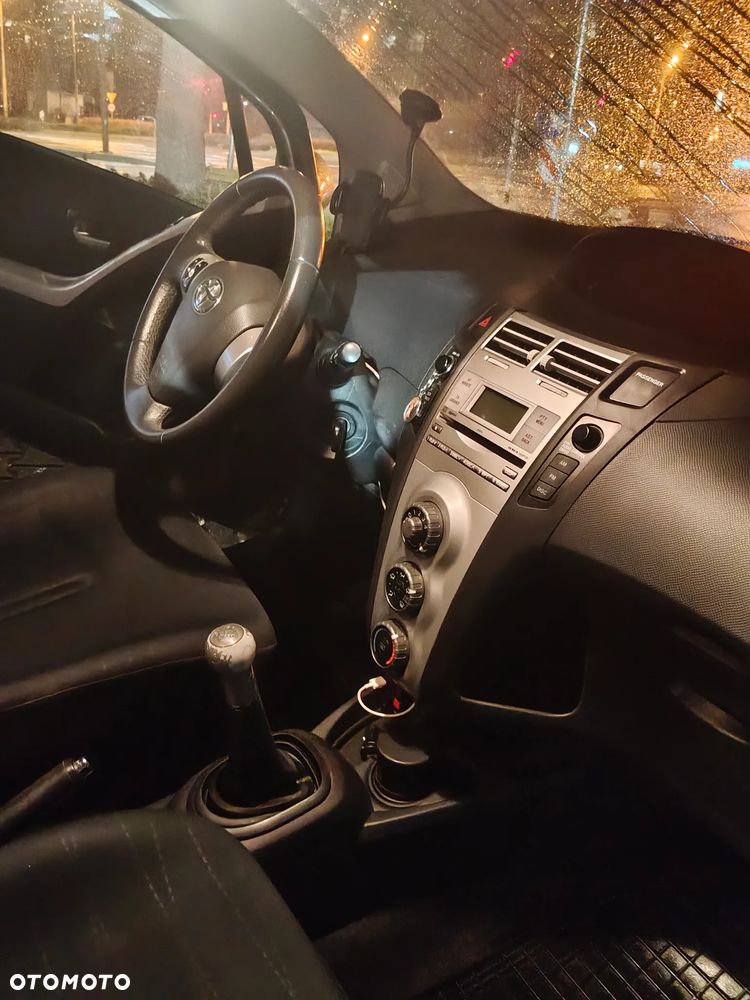 Toyota Yaris - 7