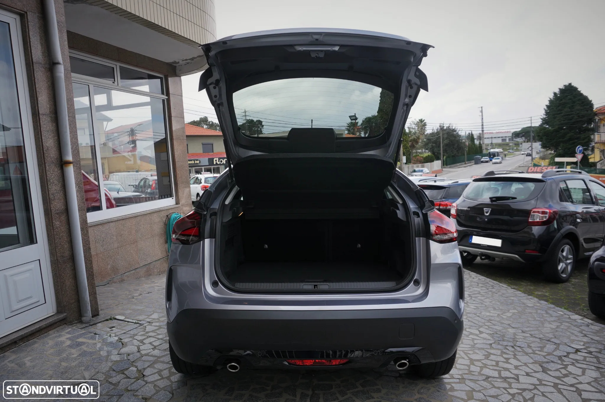 Citroën C4 PureTech 130 Stop&Start SHINE - 15