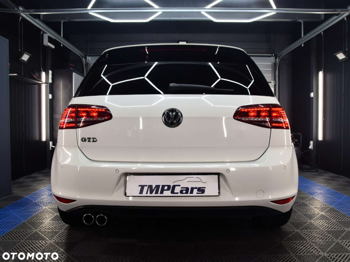 Volkswagen Golf - 10