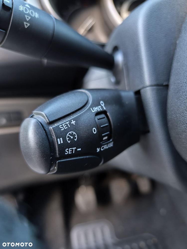 Citroën C3 Pure Tech (VTi) 82 Exclusive - 22