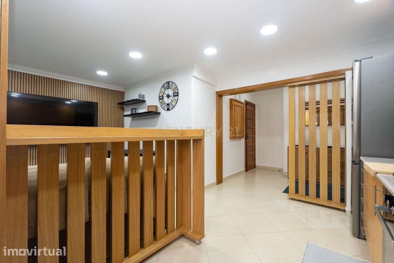 Apartamento de tipologia T2 e terraço coberto, localizado frente à est - Grande imagem: 4/30