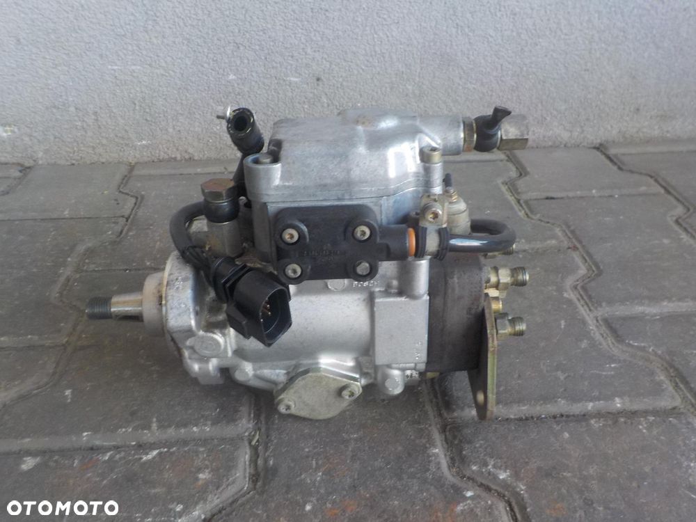 VW T4 LT 2.5 TDI POMPA WTRYSKOWA PALIWA 7PIN 074130107N - 1
